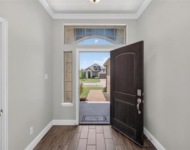 2819 Diamondback Drive - Photo Thumbnail 3