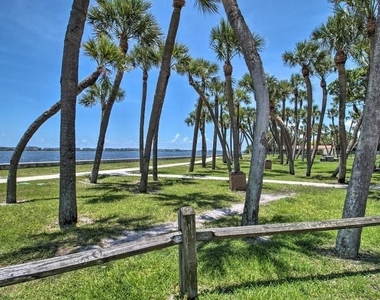 407 S Lakeside Drive - Photo Thumbnail 7