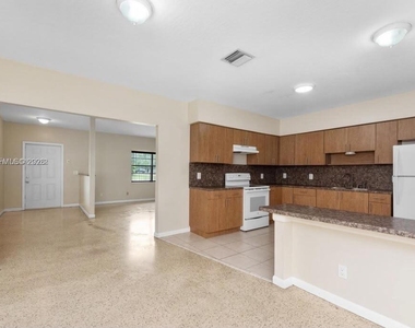 640 Sw 5th Avenue - Photo Thumbnail 1