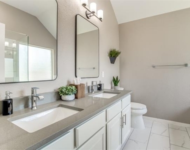 5848 Palomino Drive - Photo Thumbnail 16