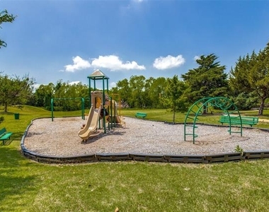5848 Palomino Drive - Photo Thumbnail 23