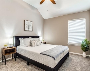 5848 Palomino Drive - Photo Thumbnail 18