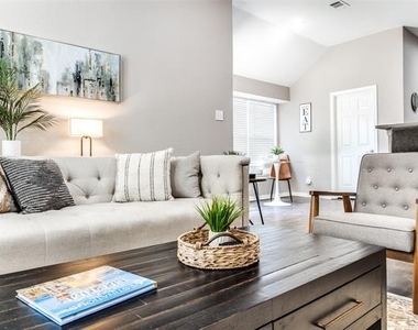 5848 Palomino Drive - Photo Thumbnail 4