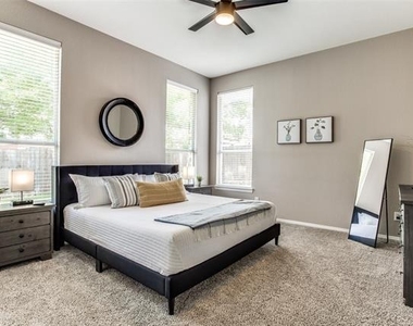 5848 Palomino Drive - Photo Thumbnail 12