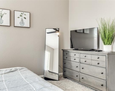 5848 Palomino Drive - Photo Thumbnail 13