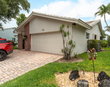 5557 N Cameo Drive N - Photo Thumbnail 26