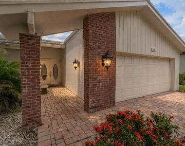 5557 N Cameo Drive N - Photo Thumbnail 6