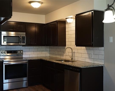 7729 Brandi Place - Photo Thumbnail 8