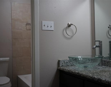 7729 Brandi Place - Photo Thumbnail 12