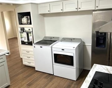 1212 Desiree Lane - Photo Thumbnail 8
