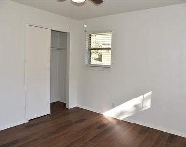 1212 Desiree Lane - Photo Thumbnail 19
