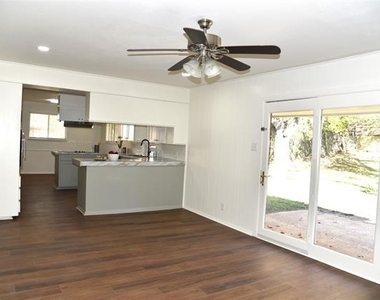 1212 Desiree Lane - Photo Thumbnail 6