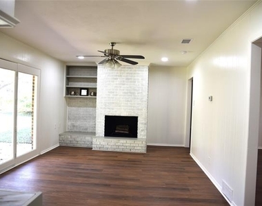 1212 Desiree Lane - Photo Thumbnail 4