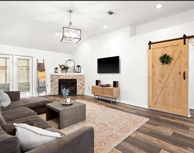 3140 Le Conte Street - Photo Thumbnail 9