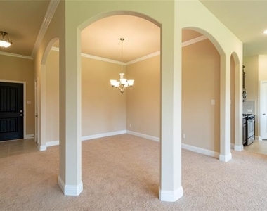 3014 Bobcat Drive - Photo Thumbnail 2