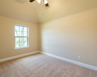 3014 Bobcat Drive - Photo Thumbnail 8