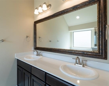3014 Bobcat Drive - Photo Thumbnail 16