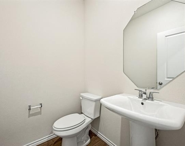 3417 Tomahawk Drive - Photo Thumbnail 7