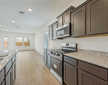 3417 Tomahawk Drive - Photo Thumbnail 3