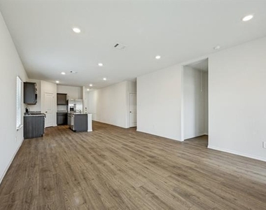 3417 Tomahawk Drive - Photo Thumbnail 6
