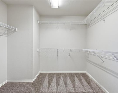 1551 Meadow Run Drive - Photo Thumbnail 23