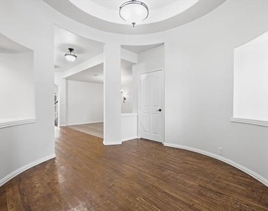 1551 Meadow Run Drive - Photo Thumbnail 3