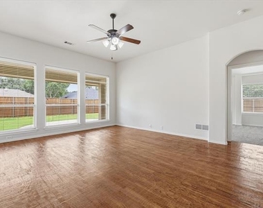 1551 Meadow Run Drive - Photo Thumbnail 6