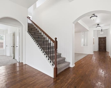 1551 Meadow Run Drive - Photo Thumbnail 5