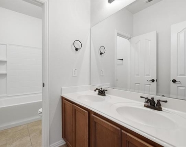 1551 Meadow Run Drive - Photo Thumbnail 33