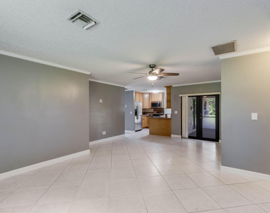 7107 181st Street N - Photo Thumbnail 11