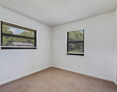 7107 181st Street N - Photo Thumbnail 14