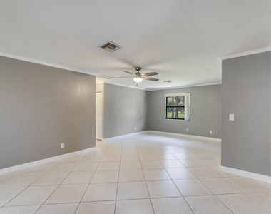 7107 181st Street N - Photo Thumbnail 10