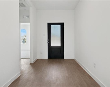 1805 Alpine Larch Lane - Photo Thumbnail 2