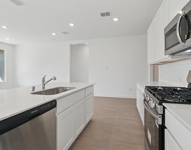 1805 Alpine Larch Lane - Photo Thumbnail 11