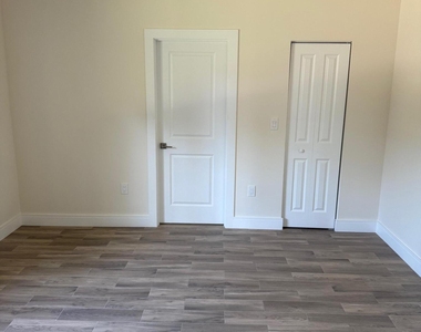 2999 Nw 9th Street - Photo Thumbnail 6