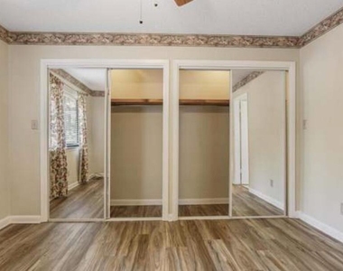 815 Jupiter Street - Photo Thumbnail 6