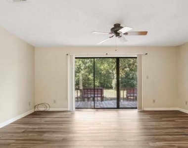 815 Jupiter Street - Photo Thumbnail 2