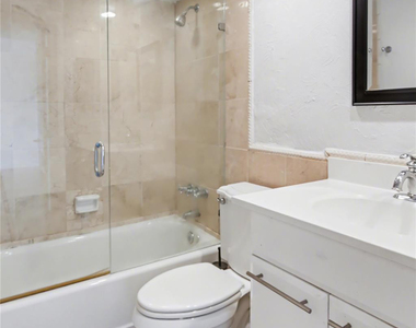 3000 Riomar Street - Photo Thumbnail 10