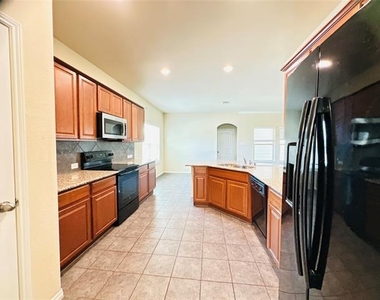 4108 Ottawa Drive - Photo Thumbnail 12