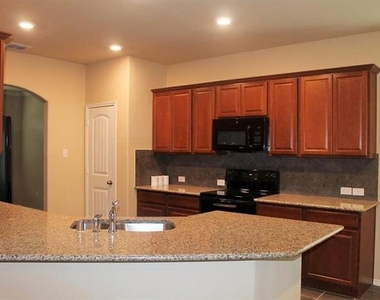 4108 Ottawa Drive - Photo Thumbnail 10
