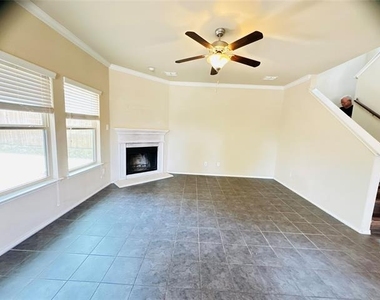 4108 Ottawa Drive - Photo Thumbnail 5