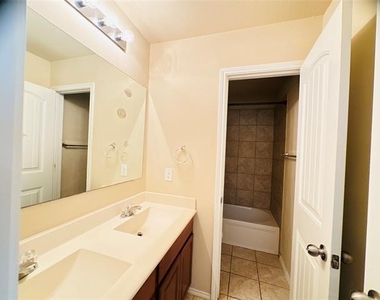 4108 Ottawa Drive - Photo Thumbnail 17