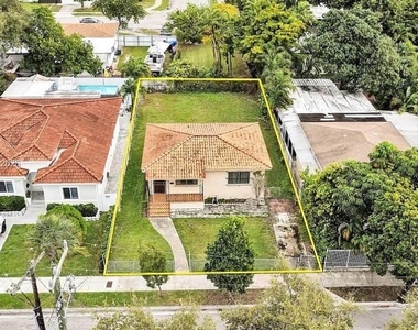 831 Nw 21st Court - Photo Thumbnail 16