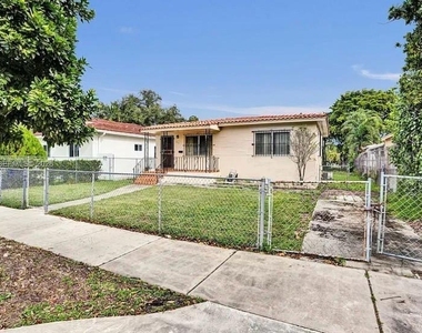 831 Nw 21st Court - Photo Thumbnail 15