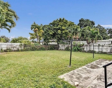 831 Nw 21st Court - Photo Thumbnail 14