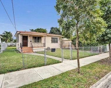 831 Nw 21st Court - Photo Thumbnail 1