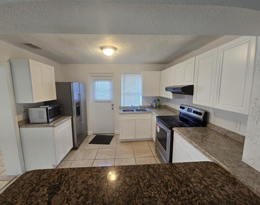 5431 Nw 30th Avenue - Photo Thumbnail 11