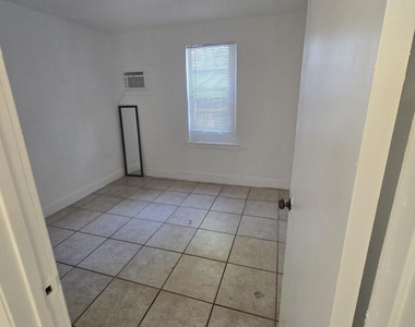 5431 Nw 30th Avenue - Photo Thumbnail 7