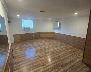 5431 Nw 30th Avenue - Photo Thumbnail 12