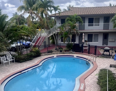 915 Se 22nd Avenue - Photo Thumbnail 2